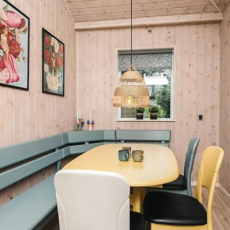 Modern With Sauna Retreat * Glesborg